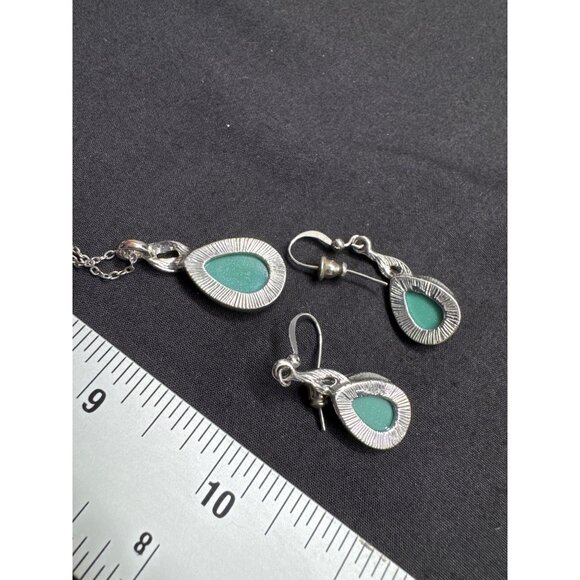 Green Teardrop Pendant Necklace & Earrings Set With Rhinestones - Picture 10 of 10